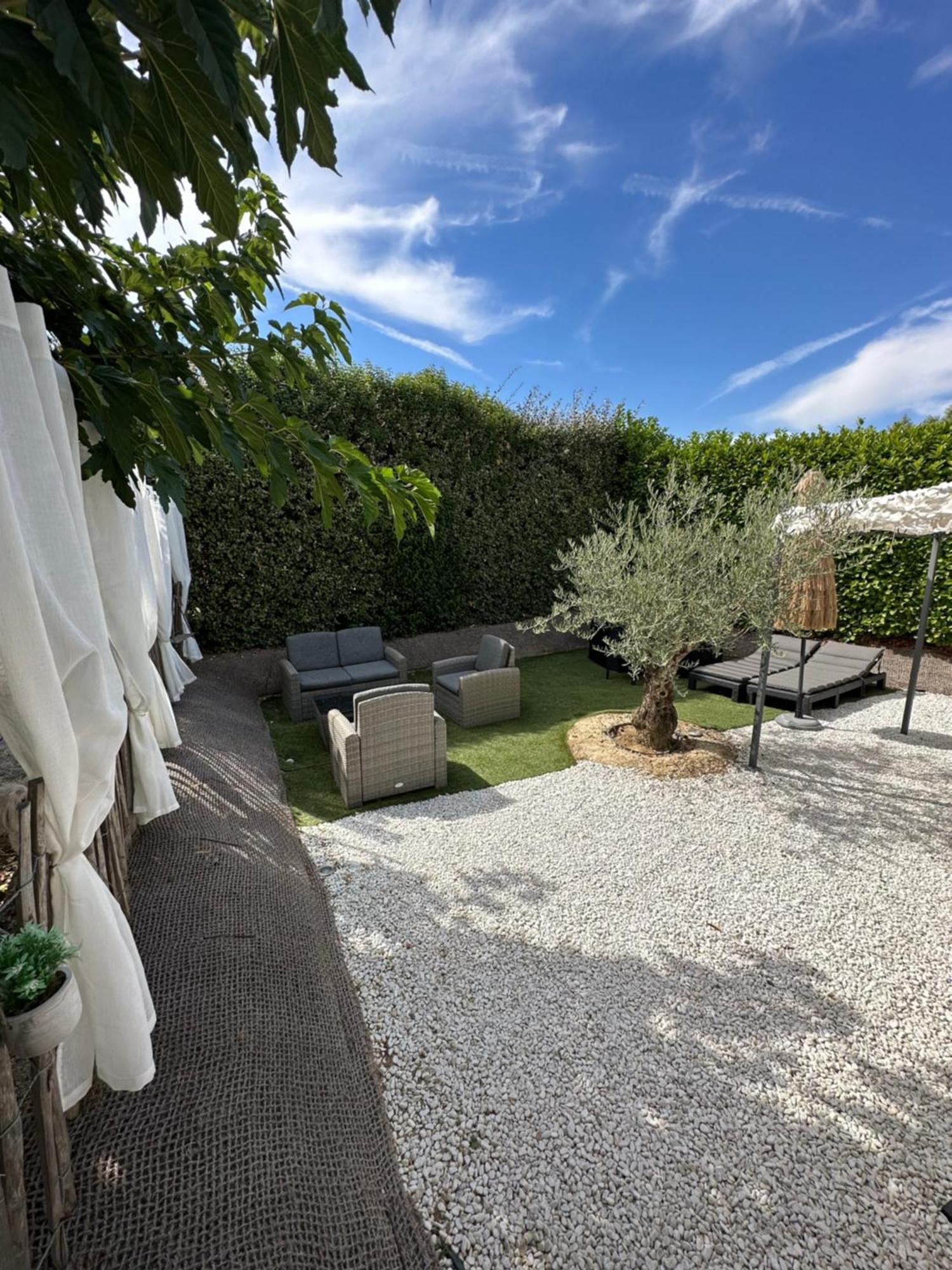 Petit Nid Douillet En Luberon Avec Spa Ansouis Eksteriør bilde